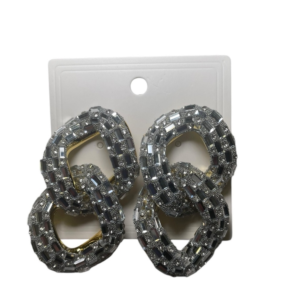 New NWOT Silver Rhinestone Drop Earrings
